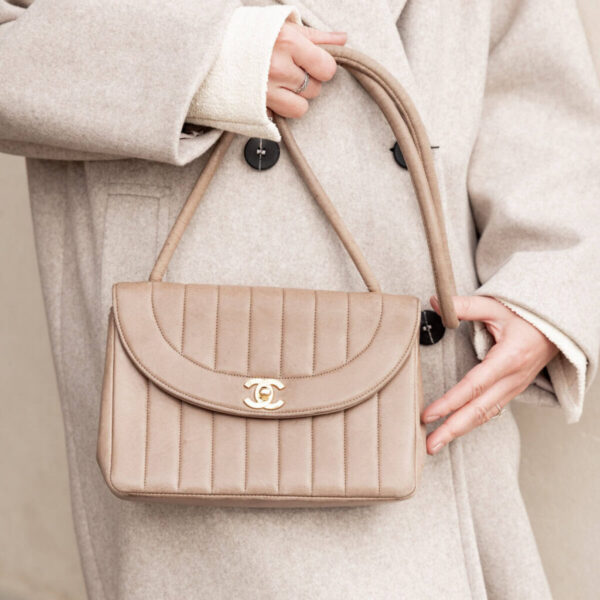 Chanel Classic Mademoiselle Flap Bag Caramel Braun Diana Gold Lambskin Loop