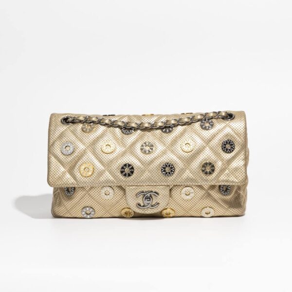 Chanel Classique Dubai Resort Single Flap Gold mit Swarovski Charms