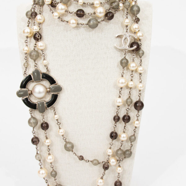 Chanel Perlenkette Triple Grau/Weiß 2014