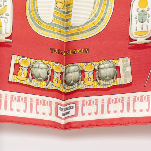 Pañuelo Hermès Carré 40 Tutankamón de seda roja