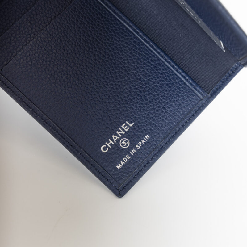 Chanel Reisepass Hülle Dunkelblau Leder – Bild 3