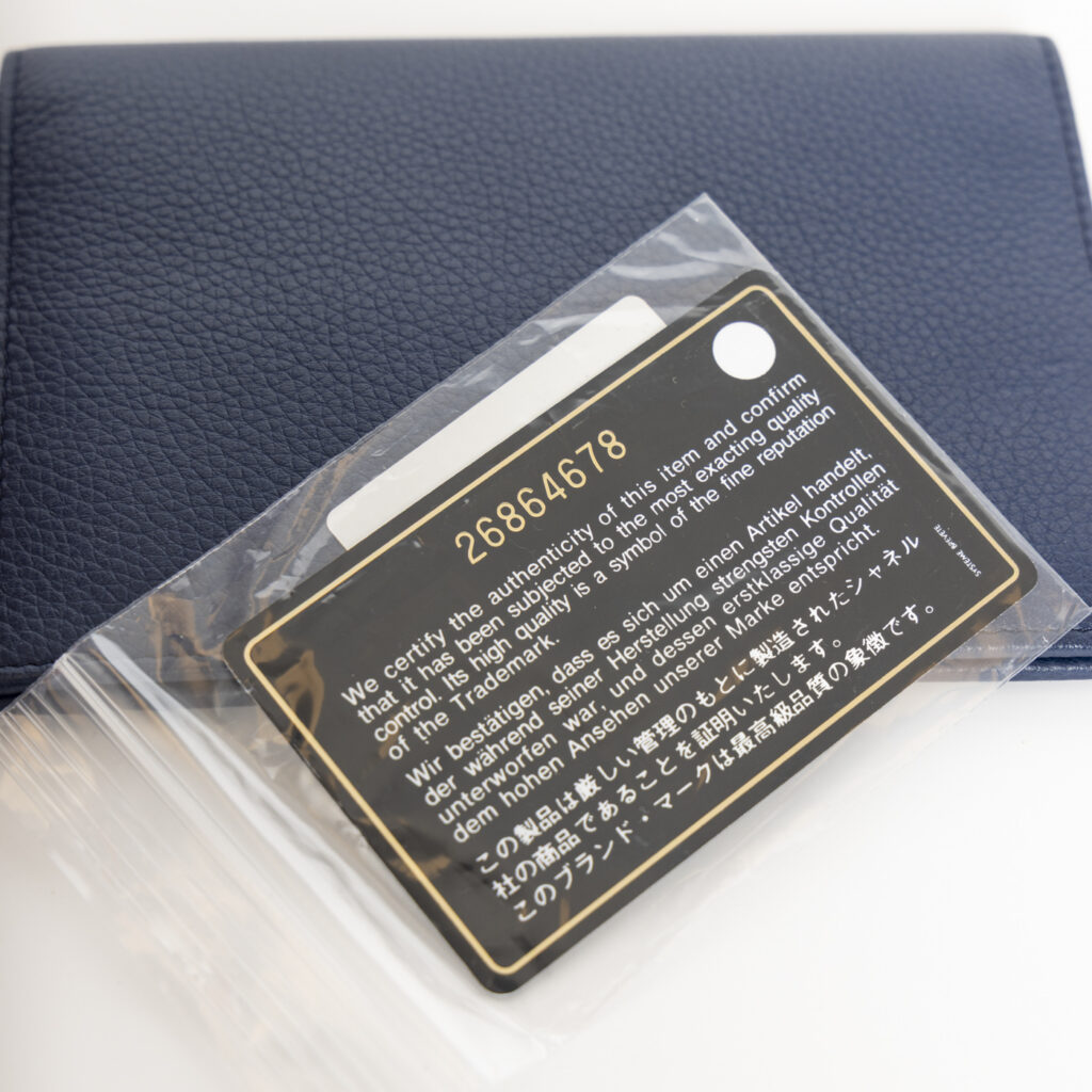 Chanel Reisepass Hülle Dunkelblau Leder