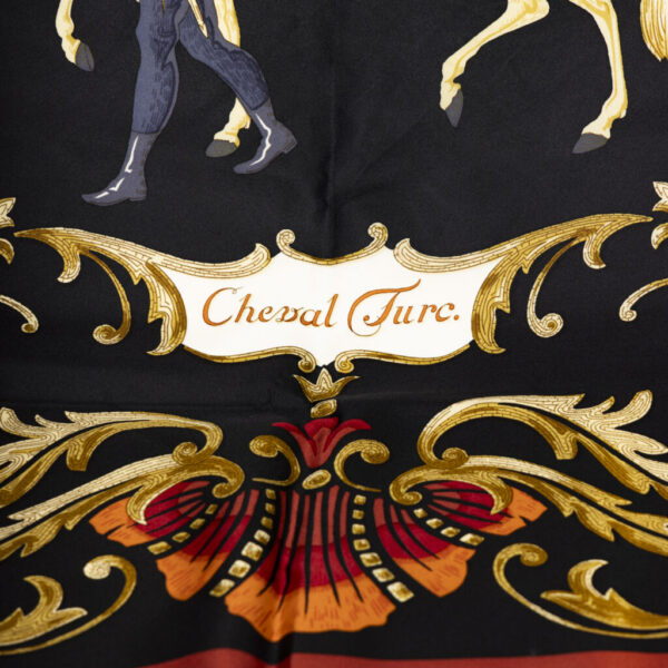 Pañuelo de seda Hermès Carré 90 Cheval Turc Negro muy bueno