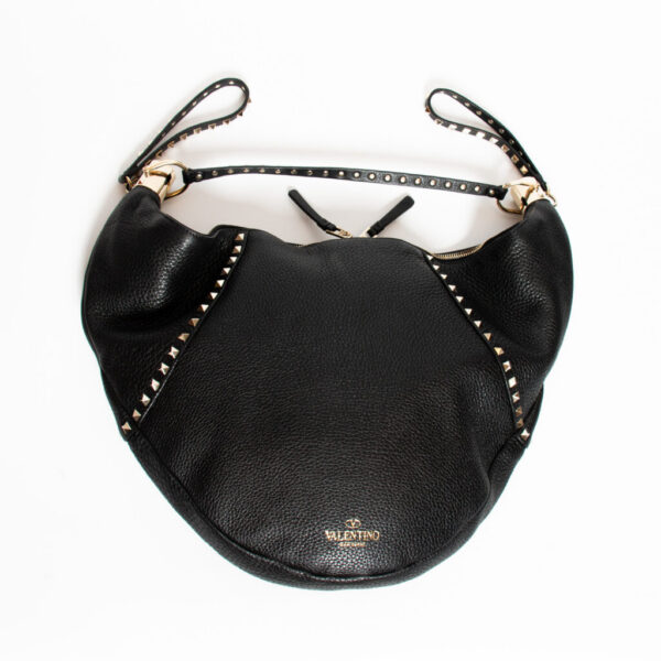 Bolso hobo Valentino Rockstud de piel negra con tachuelas