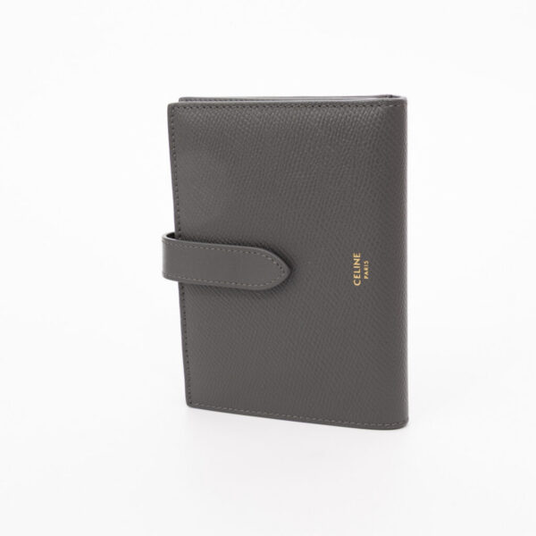 Céline Medium Strap Geldbörse Leder Grau