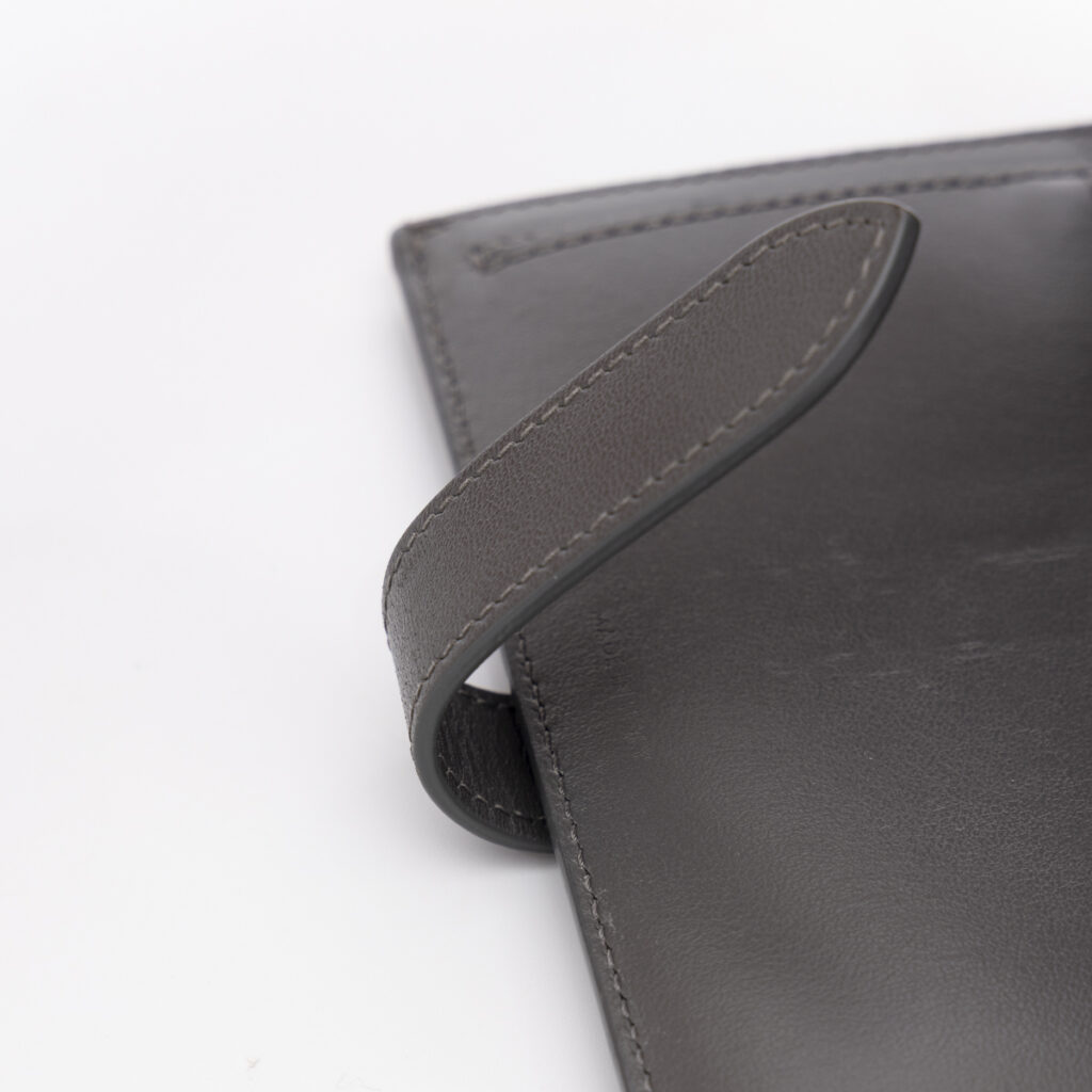 Cartera de piel Céline mediana con correa, color gris
