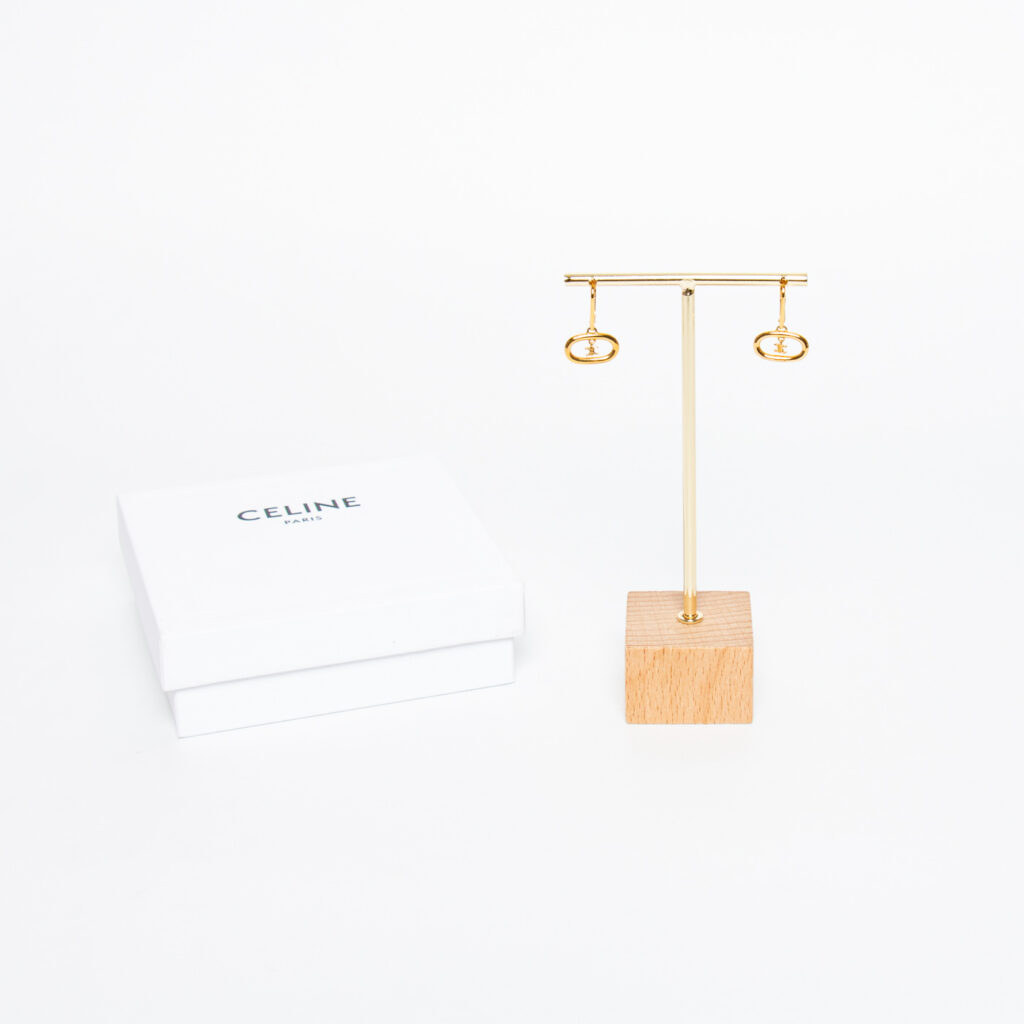 Celine Mini C-Logo Hänge-Ohrringe in Gold