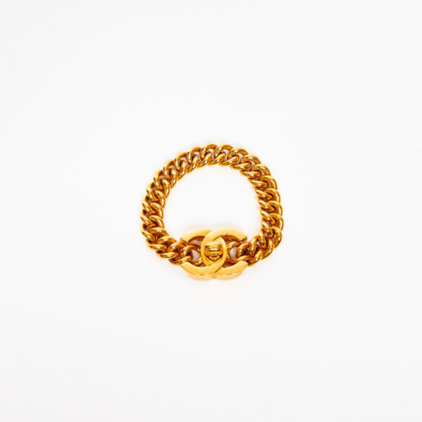 Chanel Coco Mark Turnlock Armband Gold