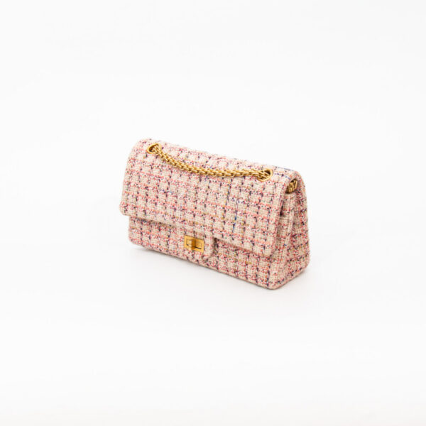 Chanel 2.55 Medium Tweed Tasche Rosa mit Mattgoldener Hardware