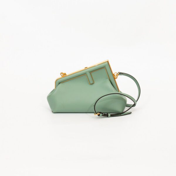 Fendi First Small Schultertasche in Mint Grün mit Gold