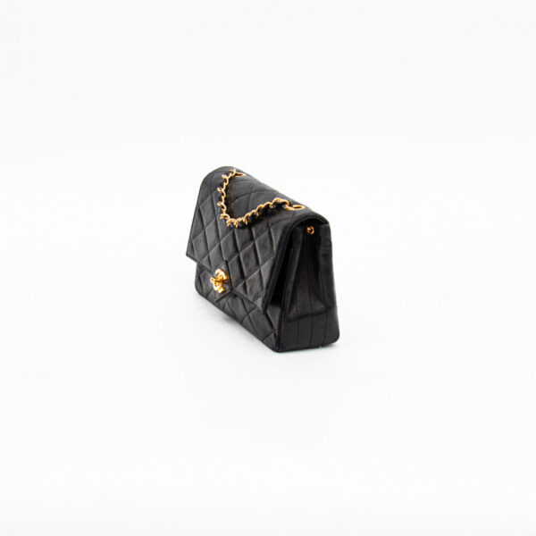 Chanel Tasche Matelasse Schwarz Mit Goldener Hardware