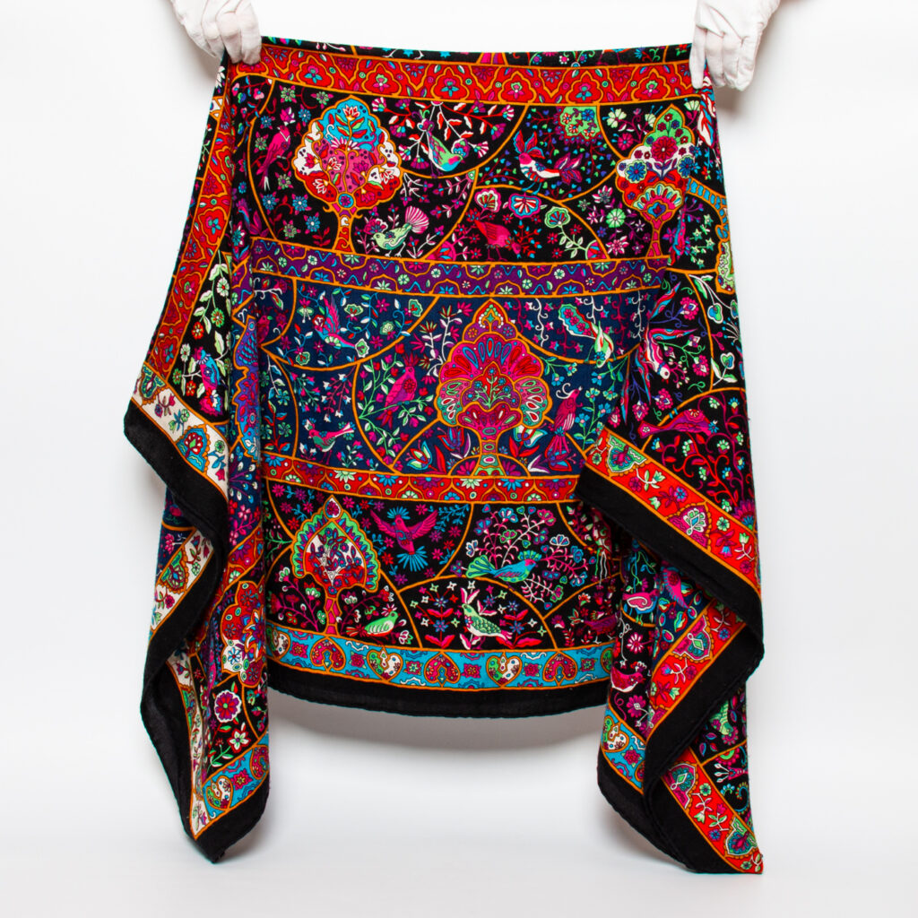 Hermès Carré Geant 140 cm Au Pays des Oiseaux Fleurs Multicolor