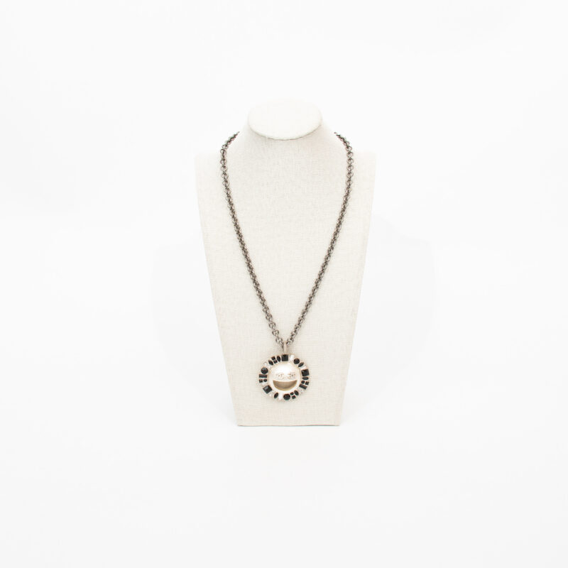 Chanel Chanel Smiley CC Halskette Silberfarben mit Kristallen – Bild 2