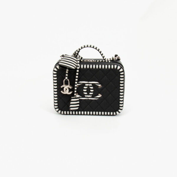 Chanel bag Vanity Cc Filigree Caviar 2018-2019 26927613