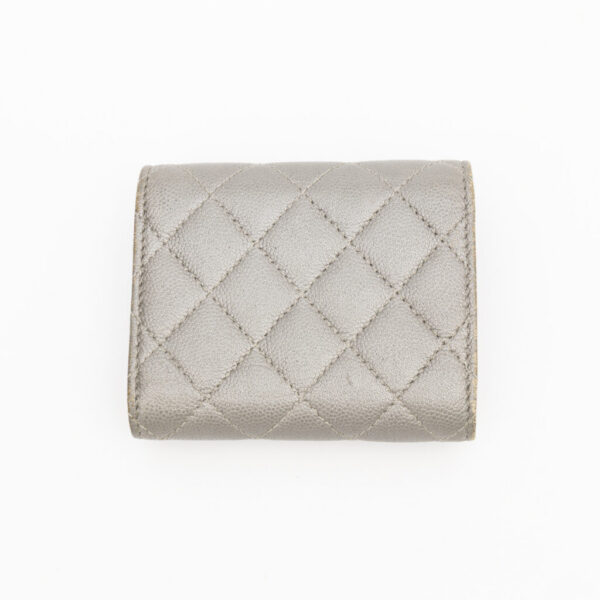 Portefeuille compact Chanel en cuir caviar 2017–2018 247917430