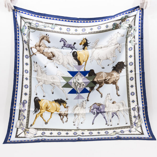 Hermès Tuch Seide Carré 90 Les Chevaux Qataris Seide Blau