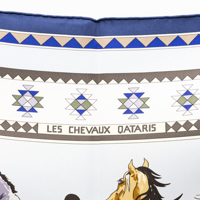 Hermès scarf silk Carré 90 Les Chevaux Qataris silk blue – picture 3