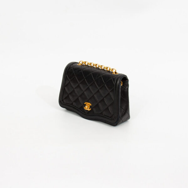 Chanel Tasche Seasonal Wave Lambskin Schwarz 1989–1991 1636309