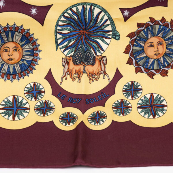 Hermès Carré 90 Tuch Seide Le Roy Soleil Bordeaux