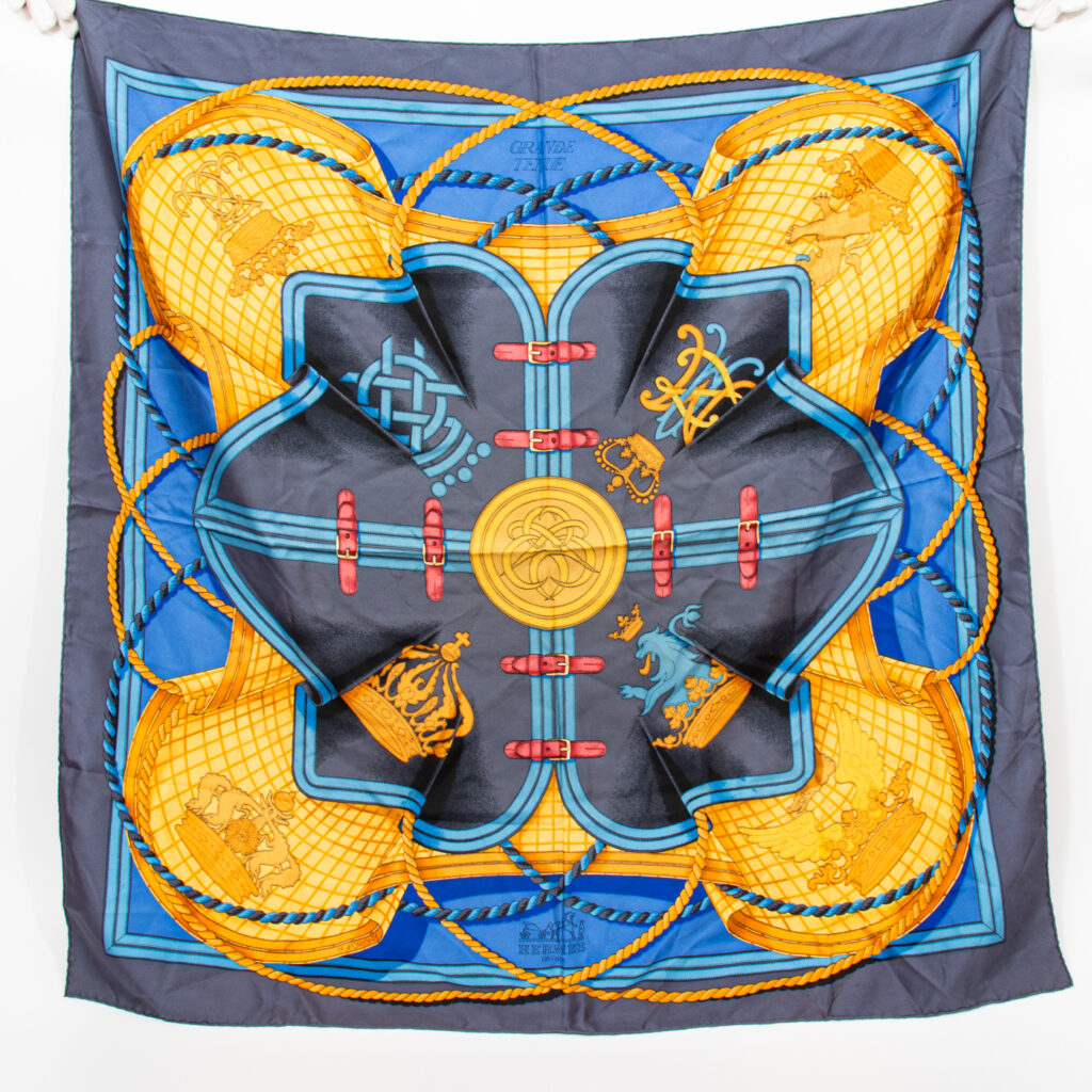 Hermès Seidenschal Carré 90 Grande Tenue Blau