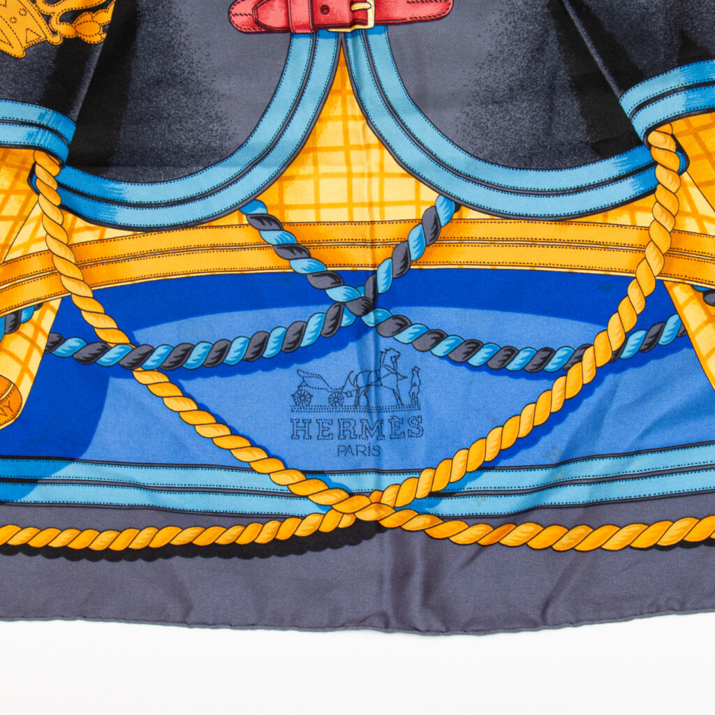 Hermès Seidenschal Carré 90 Grande Tenue Blau