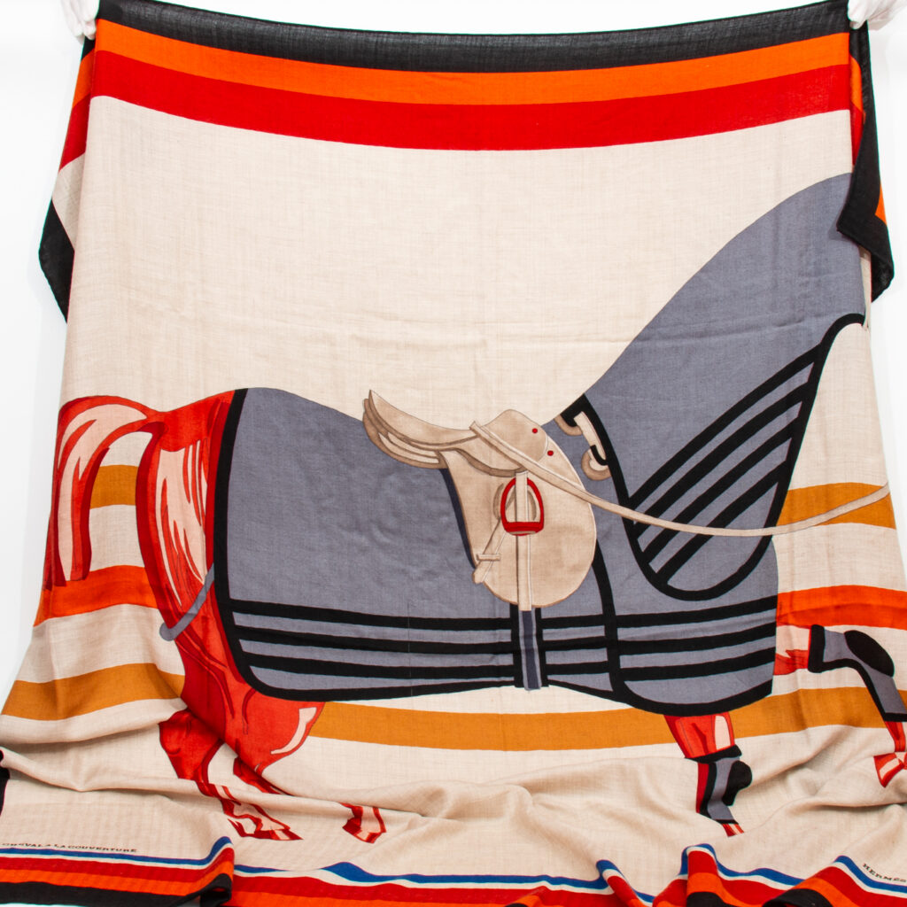 Hermès Schal Carré Géant Cheval À La Couverture Cashmere Seide Beige
