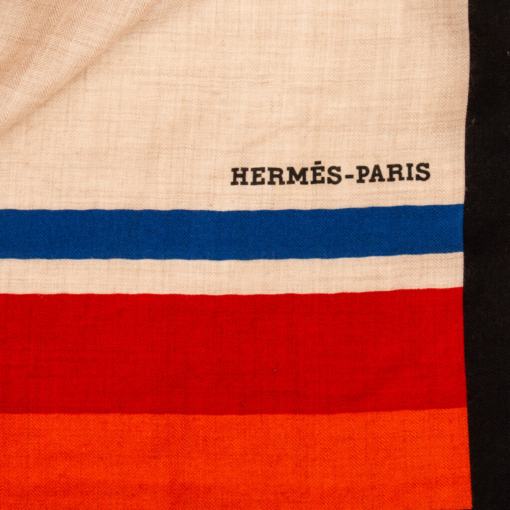Hermès Schal Carré Géant Cheval À La Couverture Cashmere Seide Beige