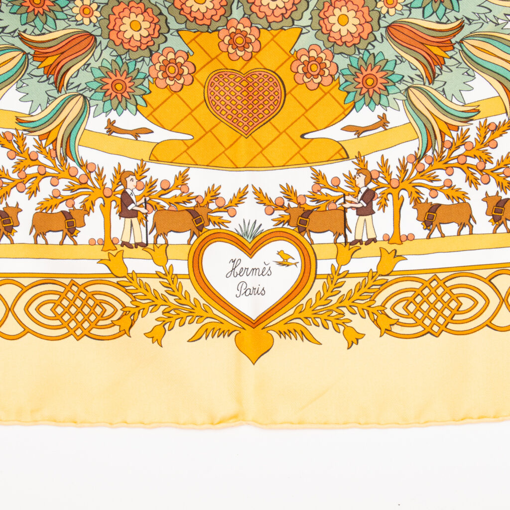 Hermès Seidenschal Carré 90 D Ecoupages Gelb