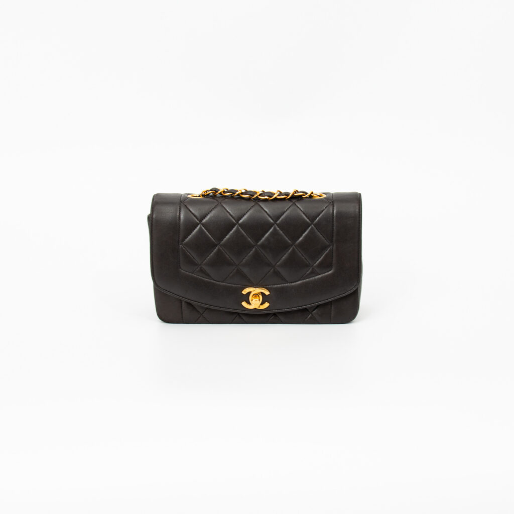 Chanel Tasche Diana Single Flap Lammleder Schwarz mit goldener Hardware