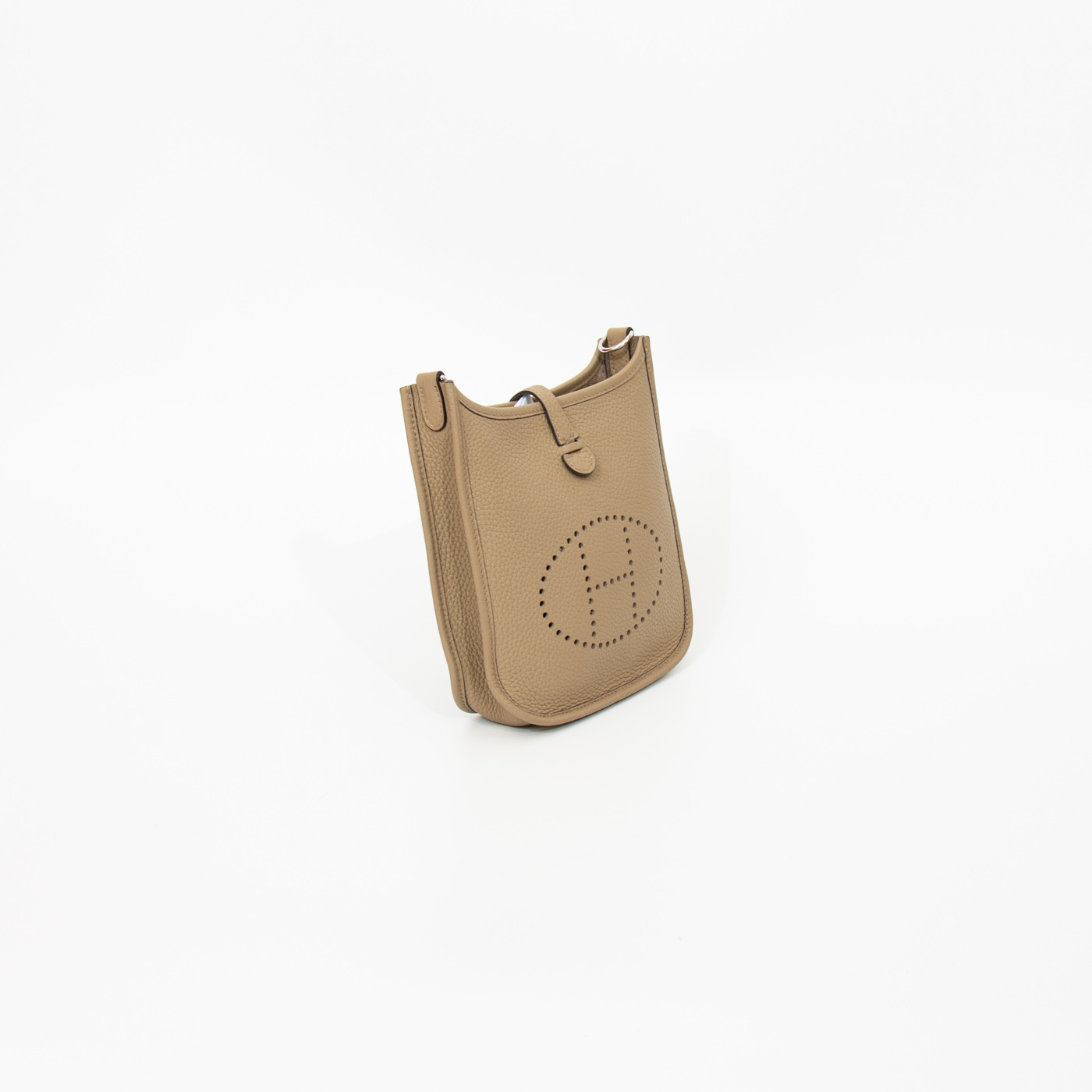 Hermès Evelyne 16 Crossbody Clemence Leather Bag in Beige Marfa – Image 3