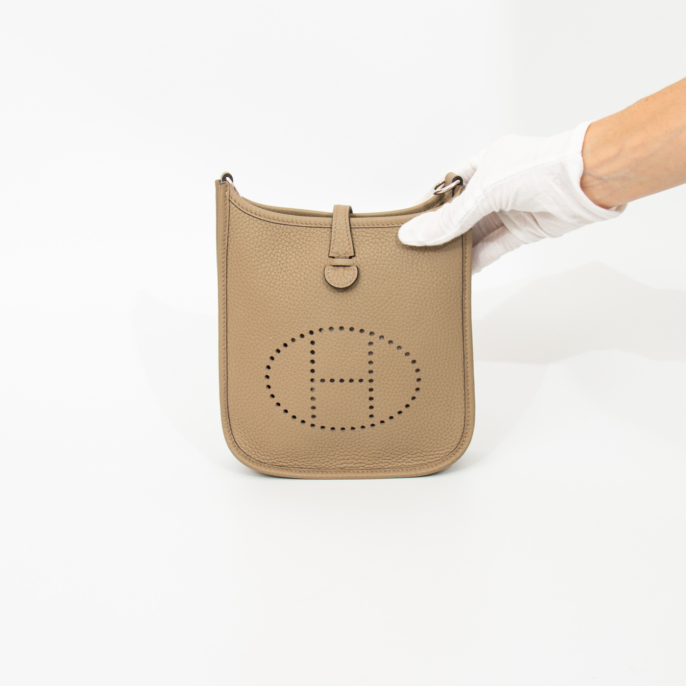 Hermès Evelyne 16 Crossbody Clemence Leather Bag in Beige Marfa – Image 6