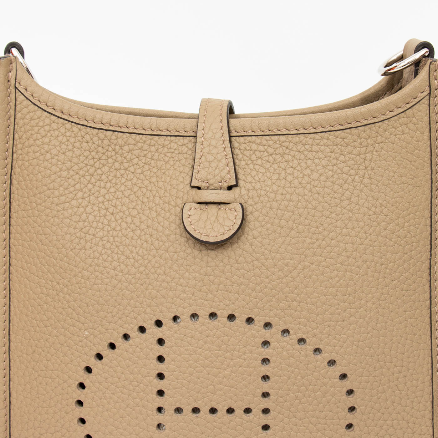Hermès Evelyne 16 Crossbody Clemence Leather Bag in Beige Marfa – Image 7