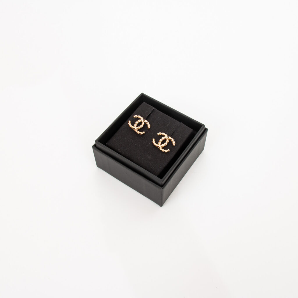 Chanel Coco Mark CC Ohrringe Gold 2024