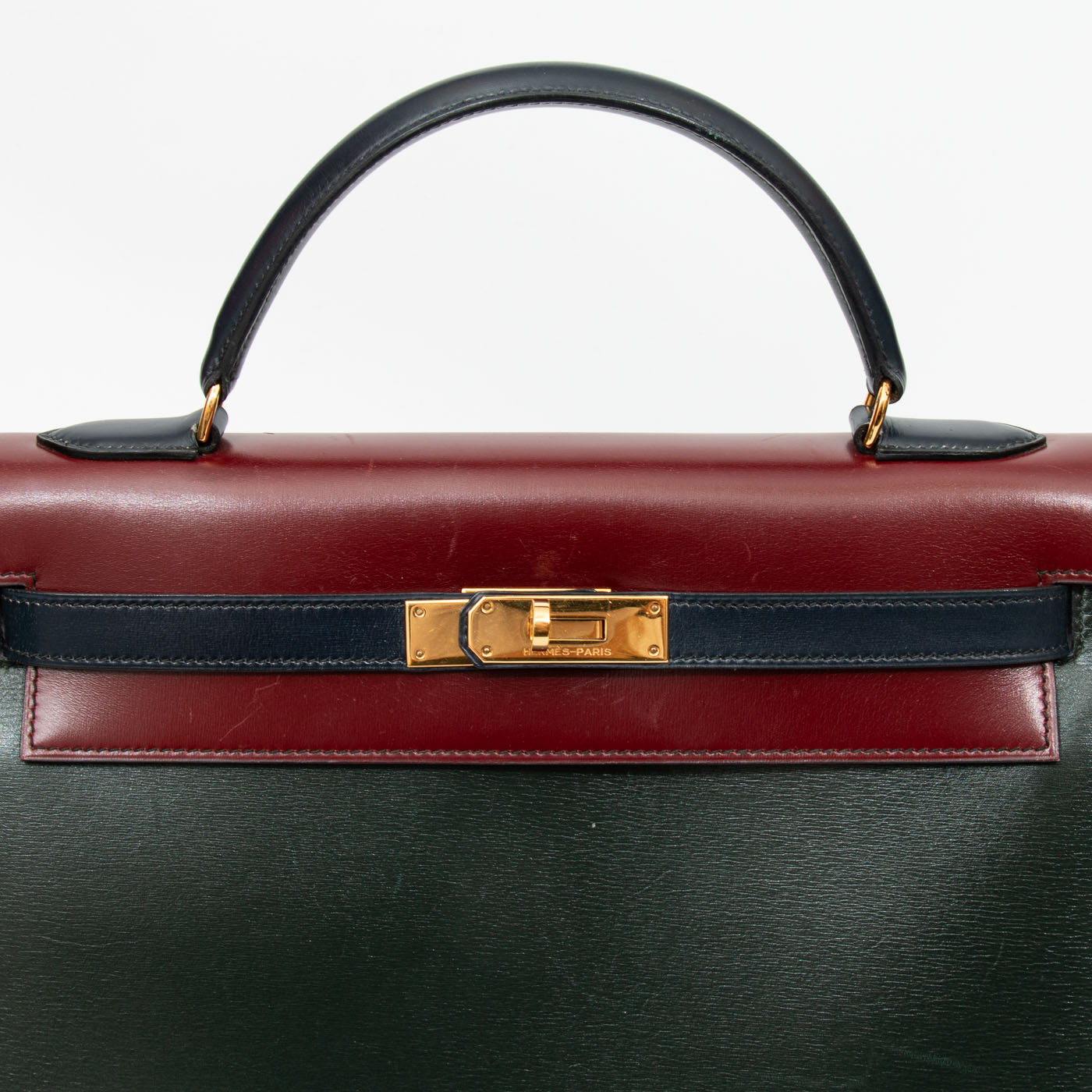 Hermès Kelly 32 Tricolor Box handbag in red calf leather with gold hardware, 1982 – Image 7