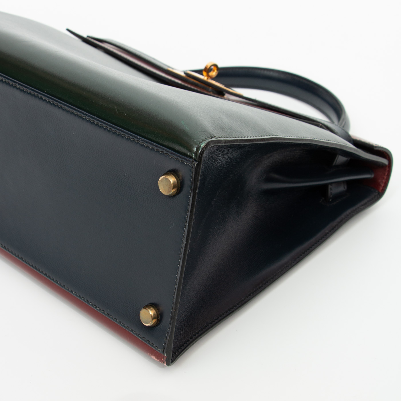 Hermès Kelly 32 Tricolor Box handbag in red calf leather with gold hardware, 1982 – Image 9