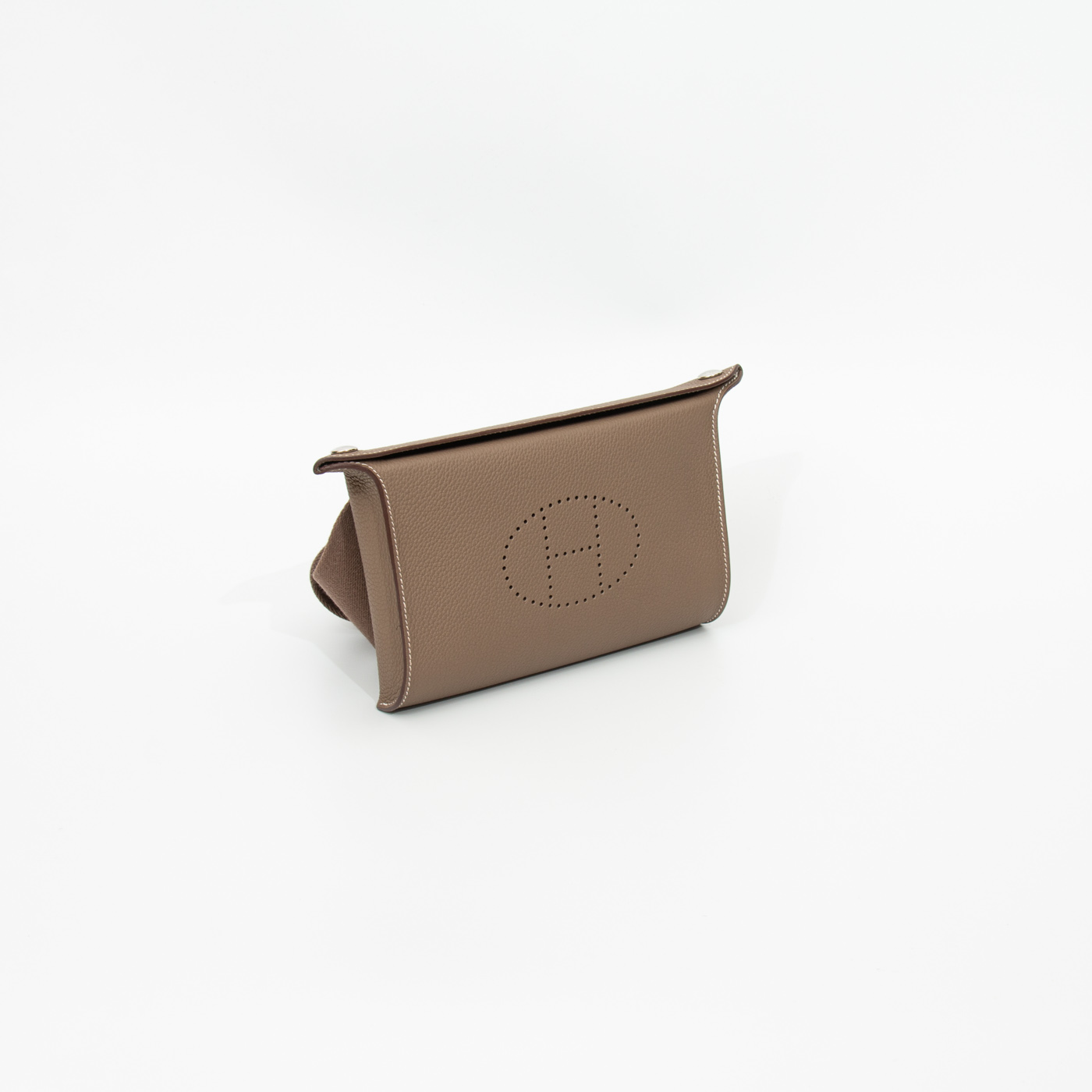 Sac messager Hermès Videpoches Togo en cuir étoupe – Image 3