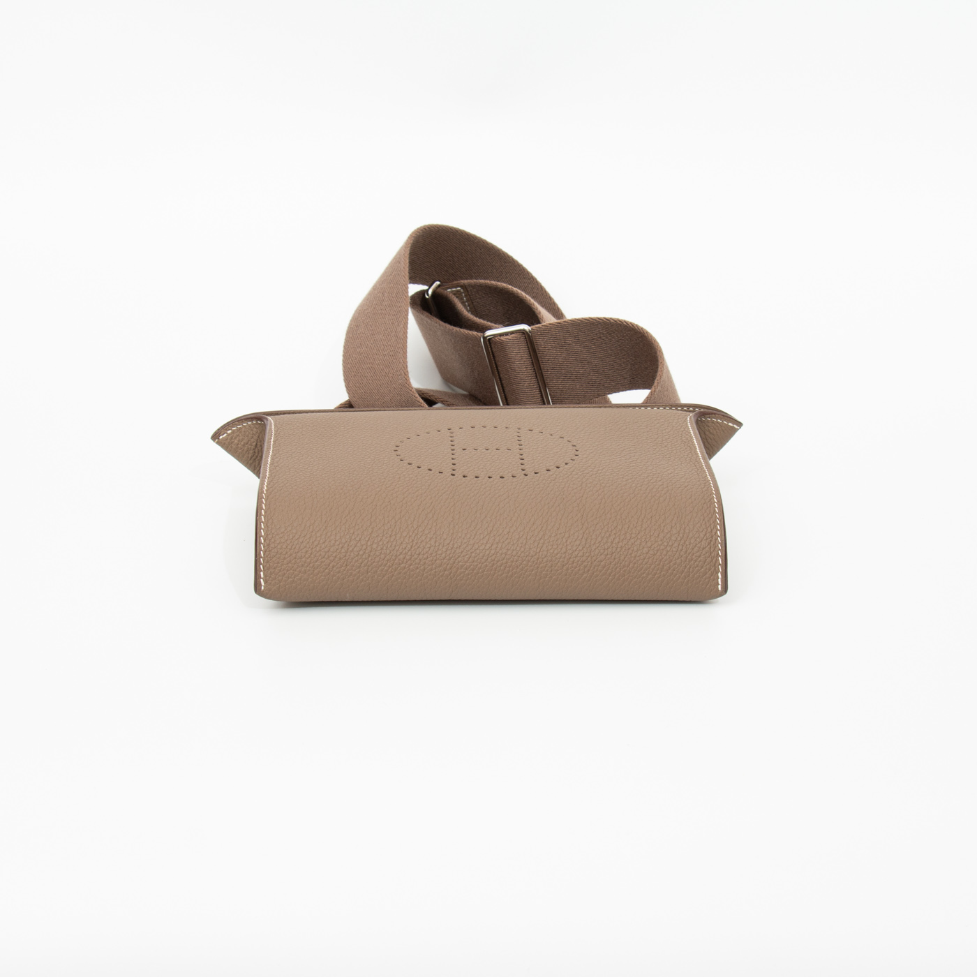 Sac messager Hermès Videpoches Togo en cuir étoupe – Image 5