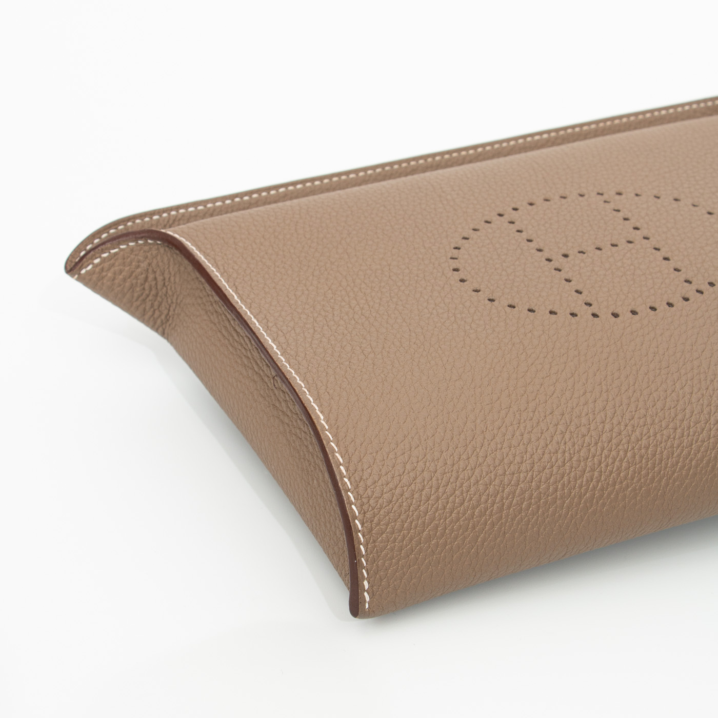 Sac messager Hermès Videpoches Togo en cuir étoupe – Image 8