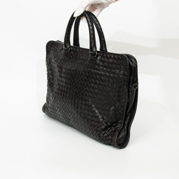 Maletín Bottega Veneta Intrecciato en napa negra