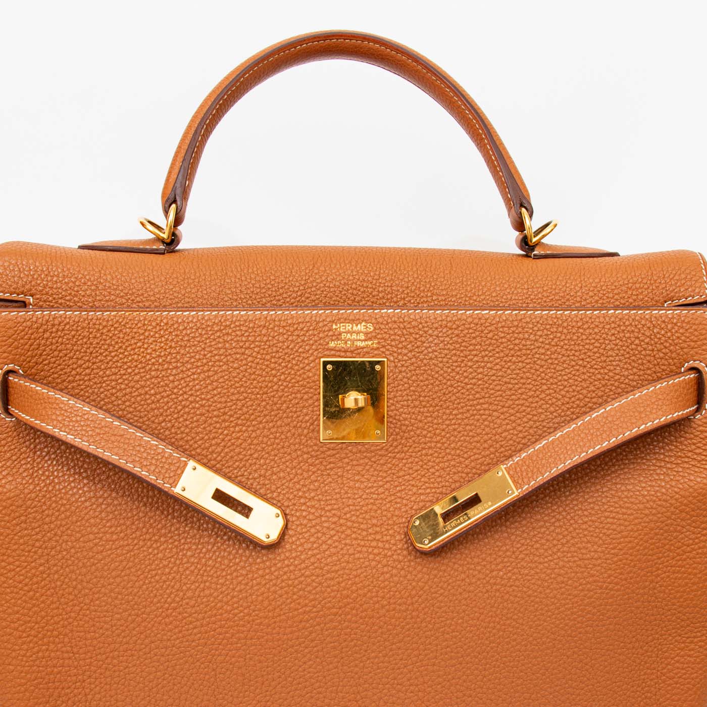 Bolso Hermès Kelly 35 Retourné de piel Togo dorada con herrajes dorados, 2010 – Imagen 10