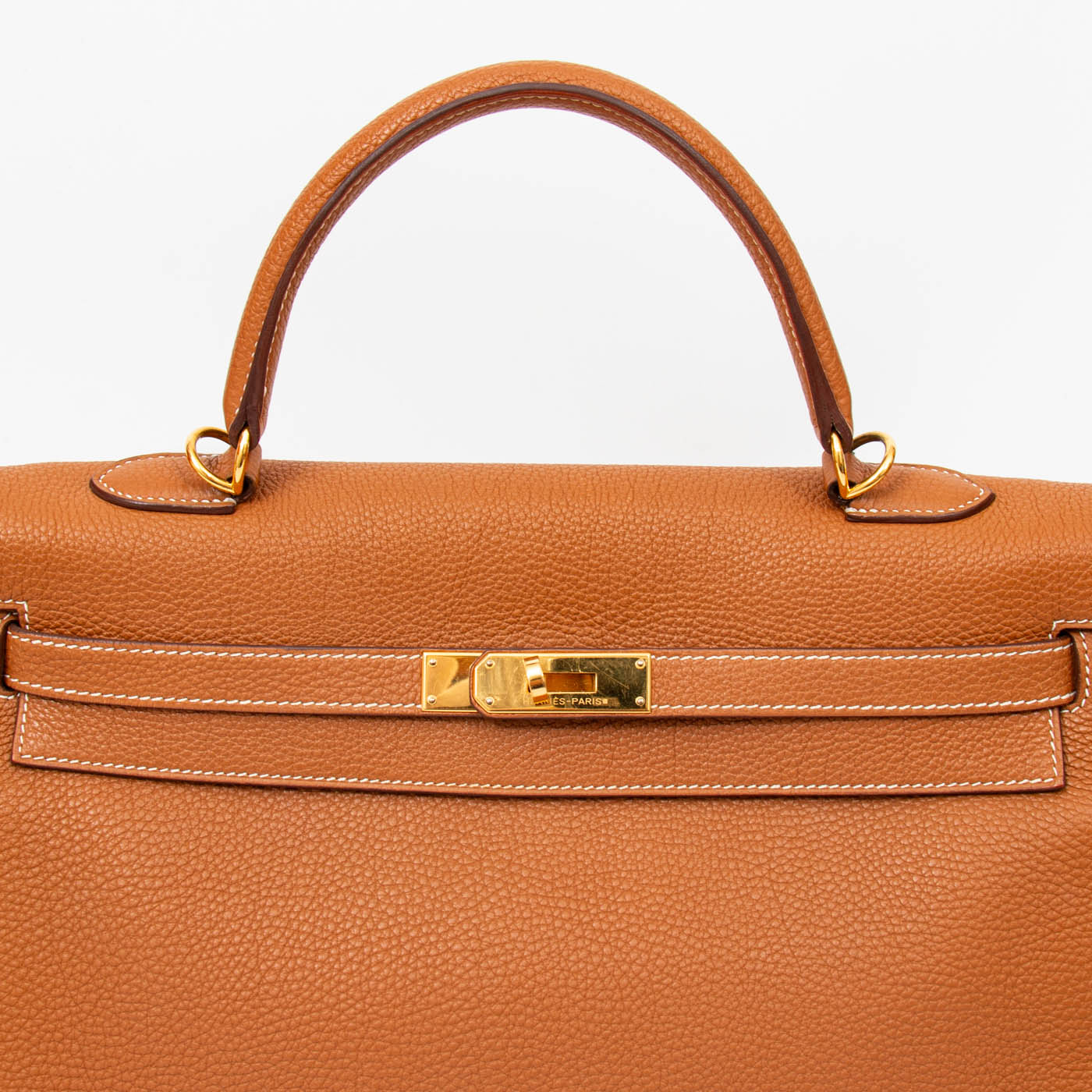 Bolso Hermès Kelly 35 Retourné de piel Togo dorada con herrajes dorados, 2010 – Imagen 7