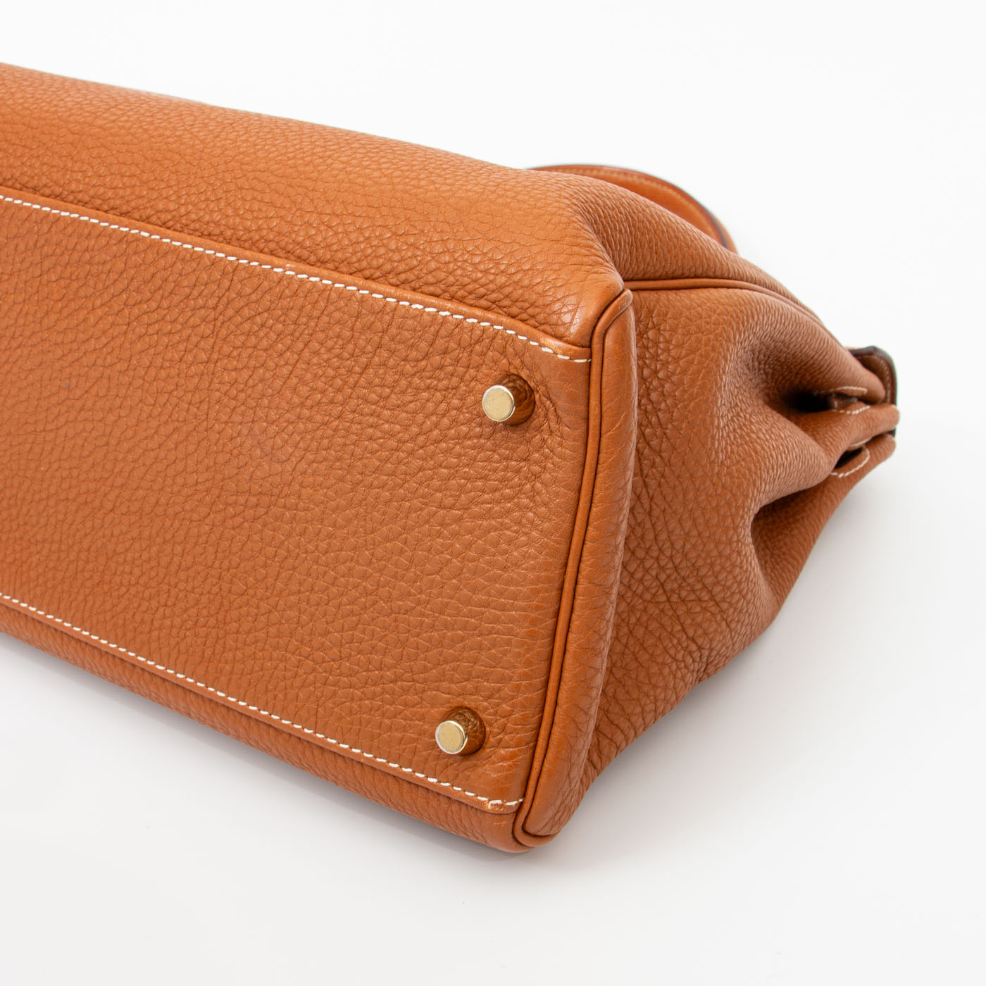 Bolso Hermès Kelly 35 Retourné de piel Togo dorada con herrajes dorados, 2010 – Imagen 9