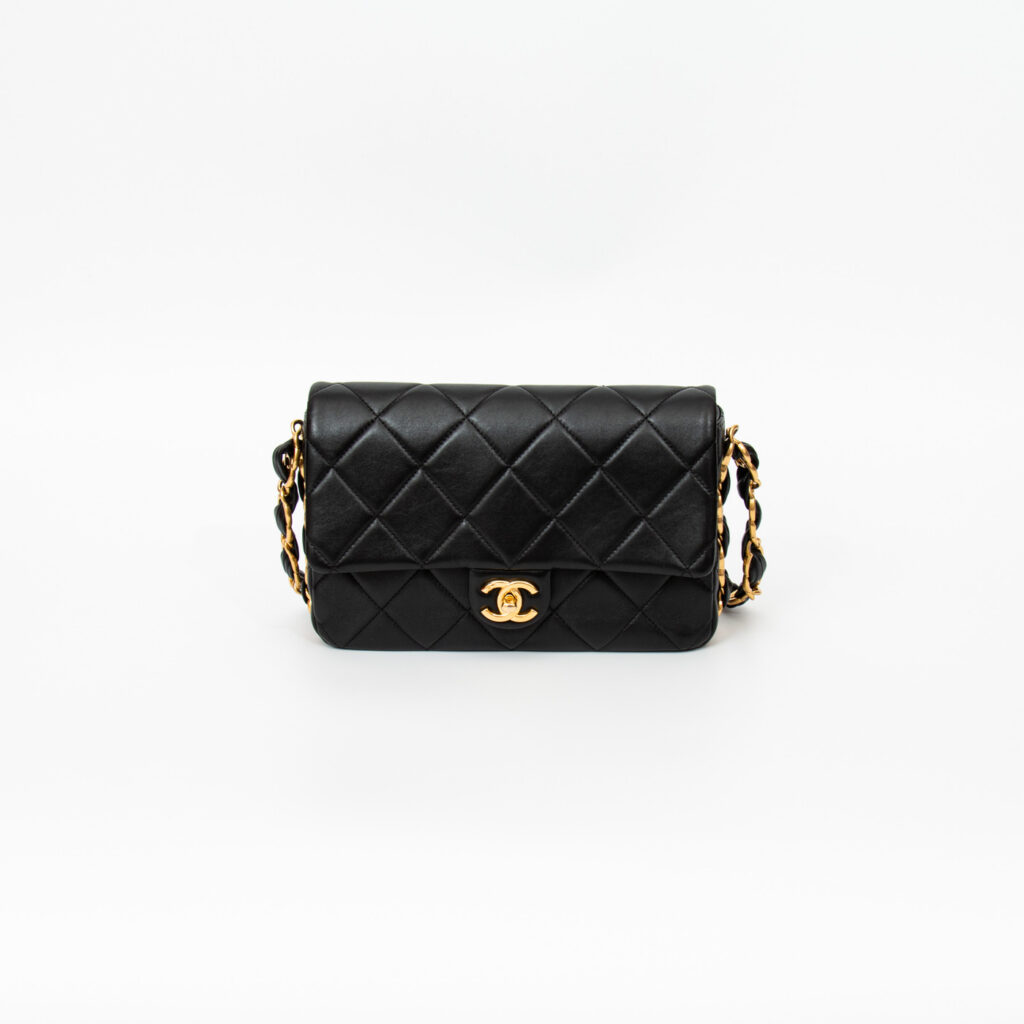 Chanel Handtasche Matelasse Lammleder Schwarz Mit Goldener Hardware 2021 JHHKN34G