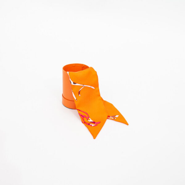 Twilly Hermès en soie, orange et rose multicolore, 86 cm