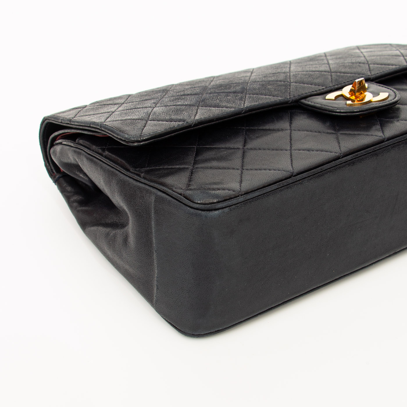 Sac Chanel Timeless en cuir d'agneau noir vintage à double rabat – Image 9