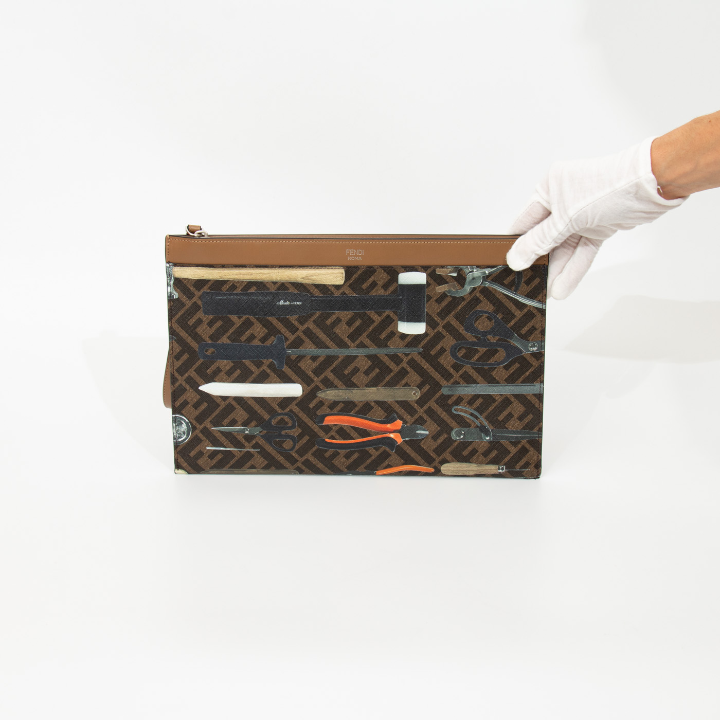 Fendi FF Pouch Pochette Tools Print Flat en color marrón