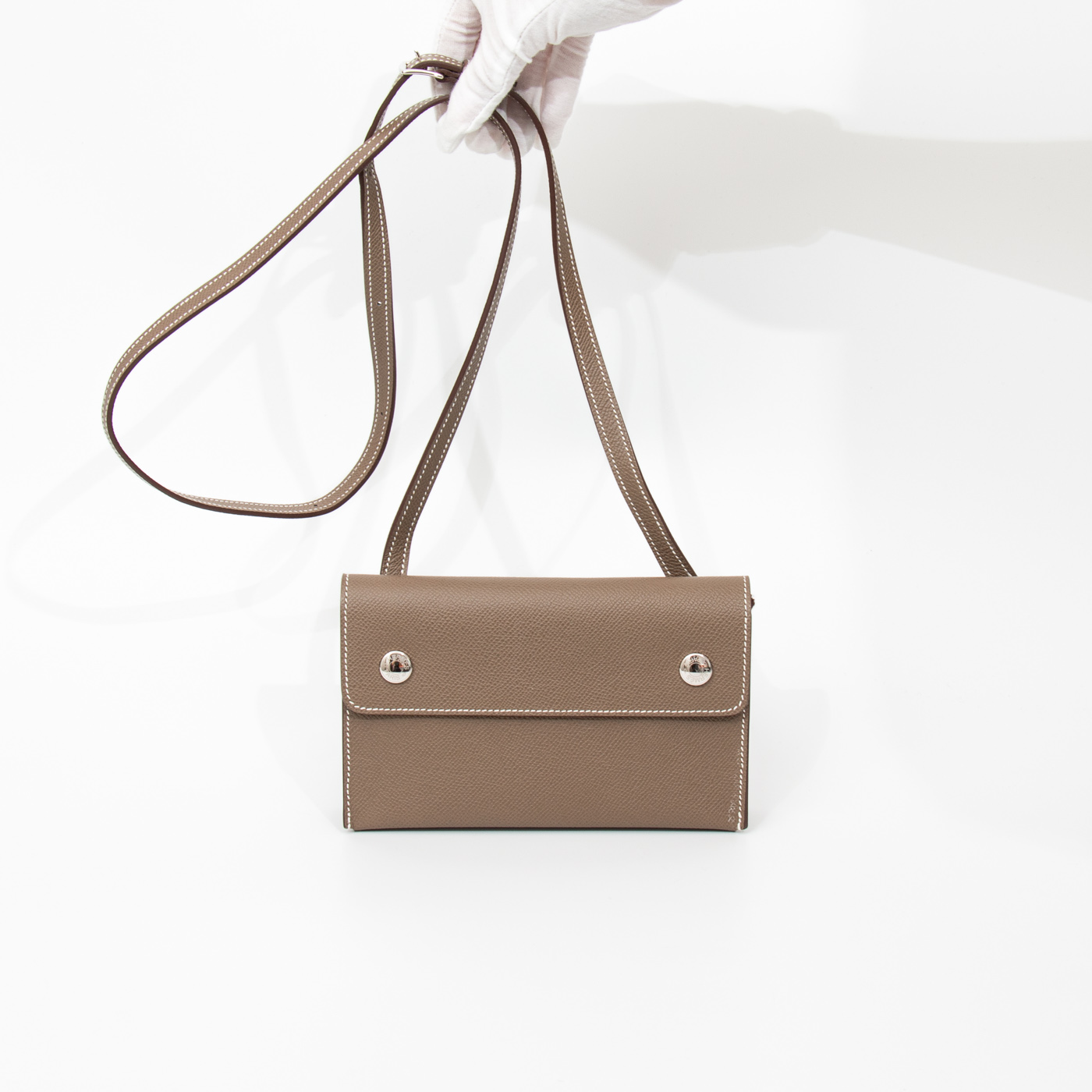 Hermès On Chain Crossbody Leather Bag in Etoupe with Palladium Hardware