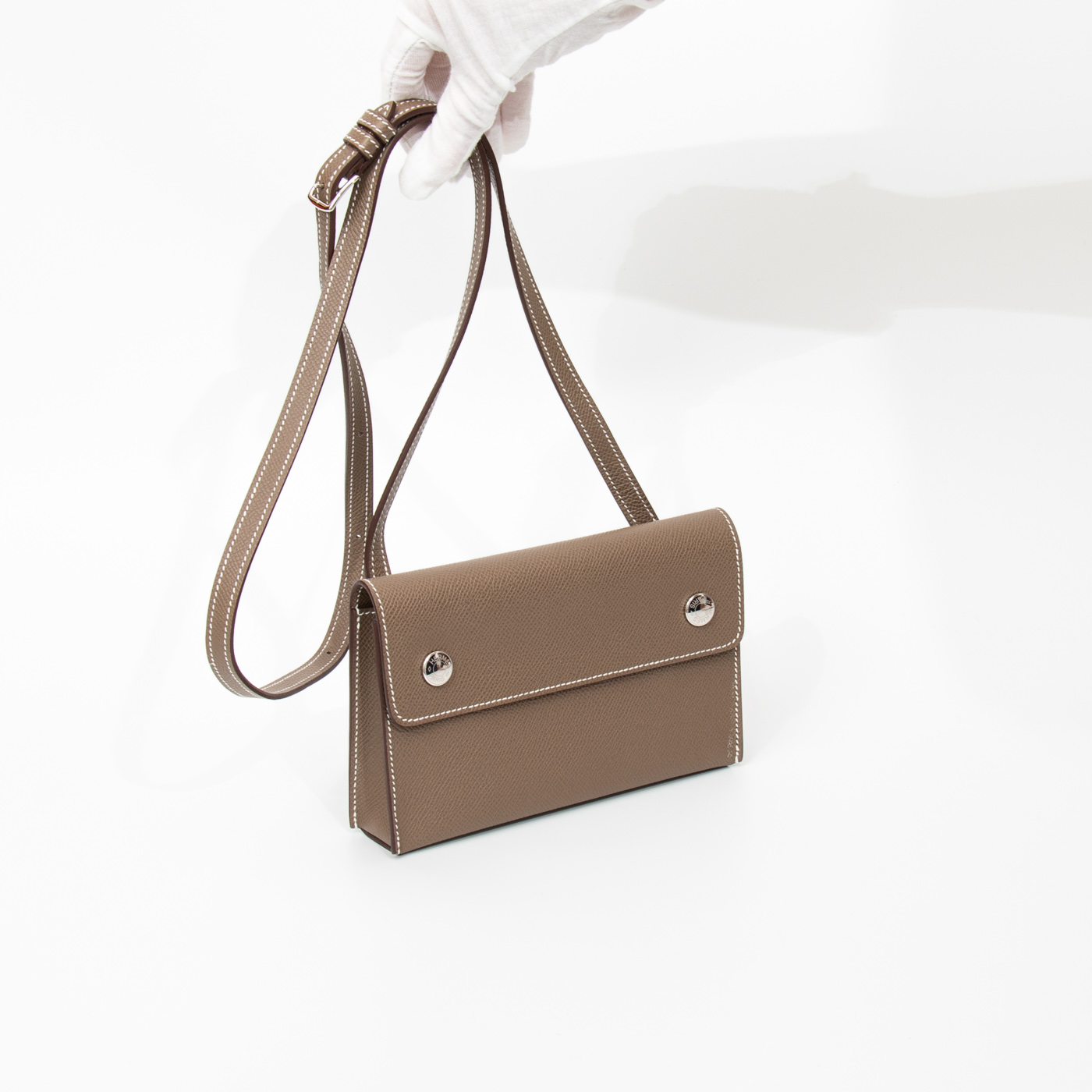 Hermès On Chain Crossbody leather bag in etoupe with palladium hardware – Image 3