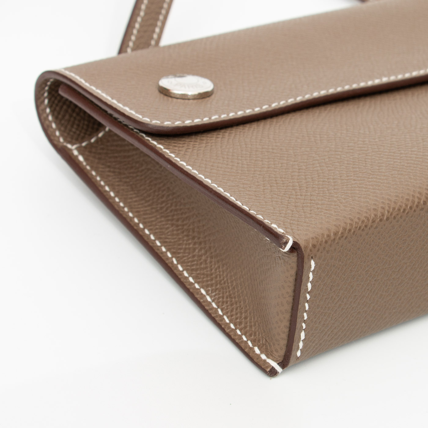 Hermès On Chain Crossbody Leather Bag in Etoupe with Palladium Hardware – Image 7