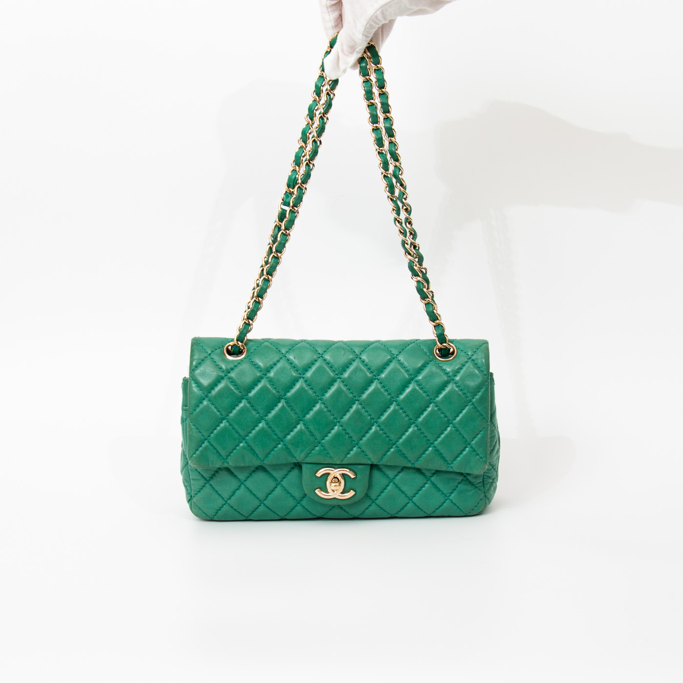 Bolso Chanel de piel de cordero con doble solapa, verde con herrajes dorados, 2008–2009, 12632288 – Imagen 6